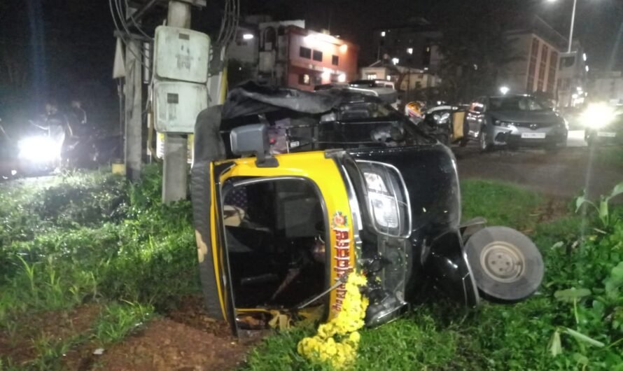 ಮಣಿಪಾಲ: ಆಟೋ ರಿಕ್ಷಾ ಪಲ್ಟಿ – ತಾಯಿಗೆ ಗಾಯ, ಮಗು ಅಪಾಯದಿಂದ ಪಾರು!