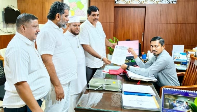 ಮೀಲಾದ್‌ ರಜೆ ಆಗಸ್ಟ್‌ 25ಕ್ಕೆ ಬದಲಿಸಲು ಮನವಿ: ಜಿಲ್ಲಾಡಳಿತಕ್ಕೆ ನಿಯೋಗದಿಂದ ಒತ್ತಾಯ